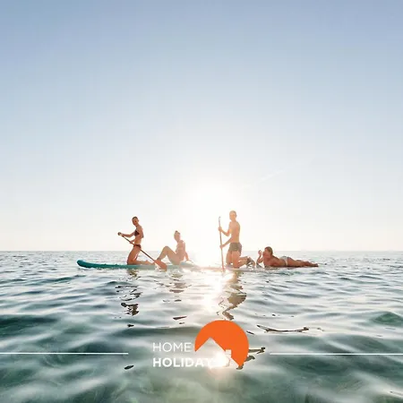 #257 Sun & Sea By Holidays Semesterbostad